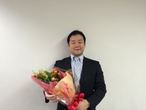 飯塚先生と花束1