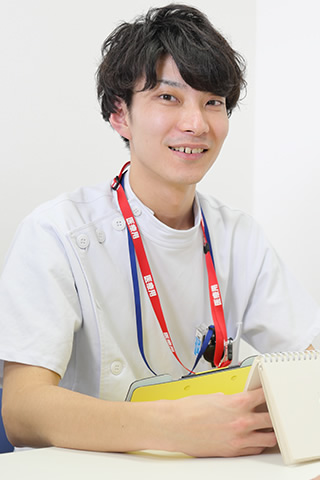 高校生の時から言語聴覚士という仕事は知っていましたが、とりあえず大学に進学し、卒業後は金融関係で勤務していました。